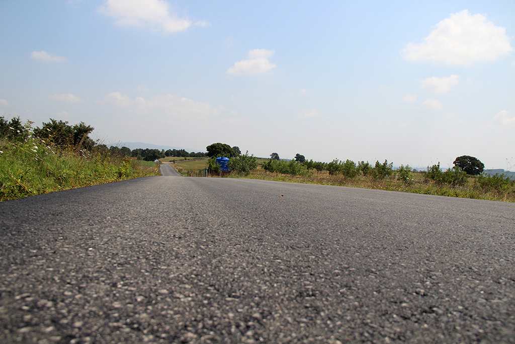 Adapazarı Karadavutlu’ya sıcak asfalt