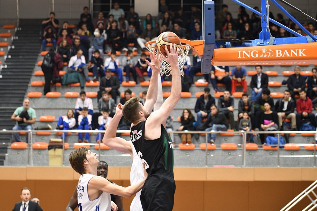 İstanbul’da galibiyet Büyükşehir Basket’in