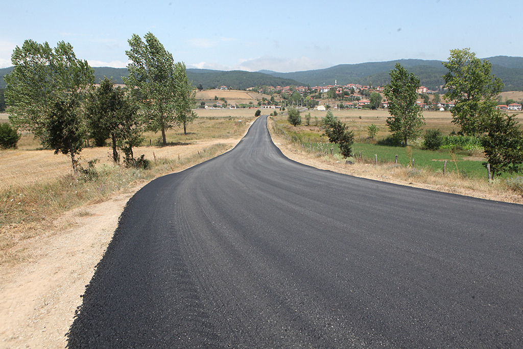 Pamukova’da 7 mahalle’ye 31 bin ton sıcak asfalt