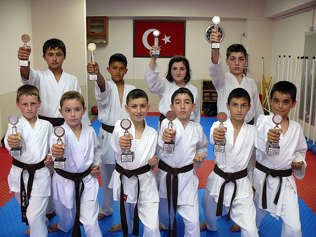 Büyükşehir Karate'de Ordu Kurdu