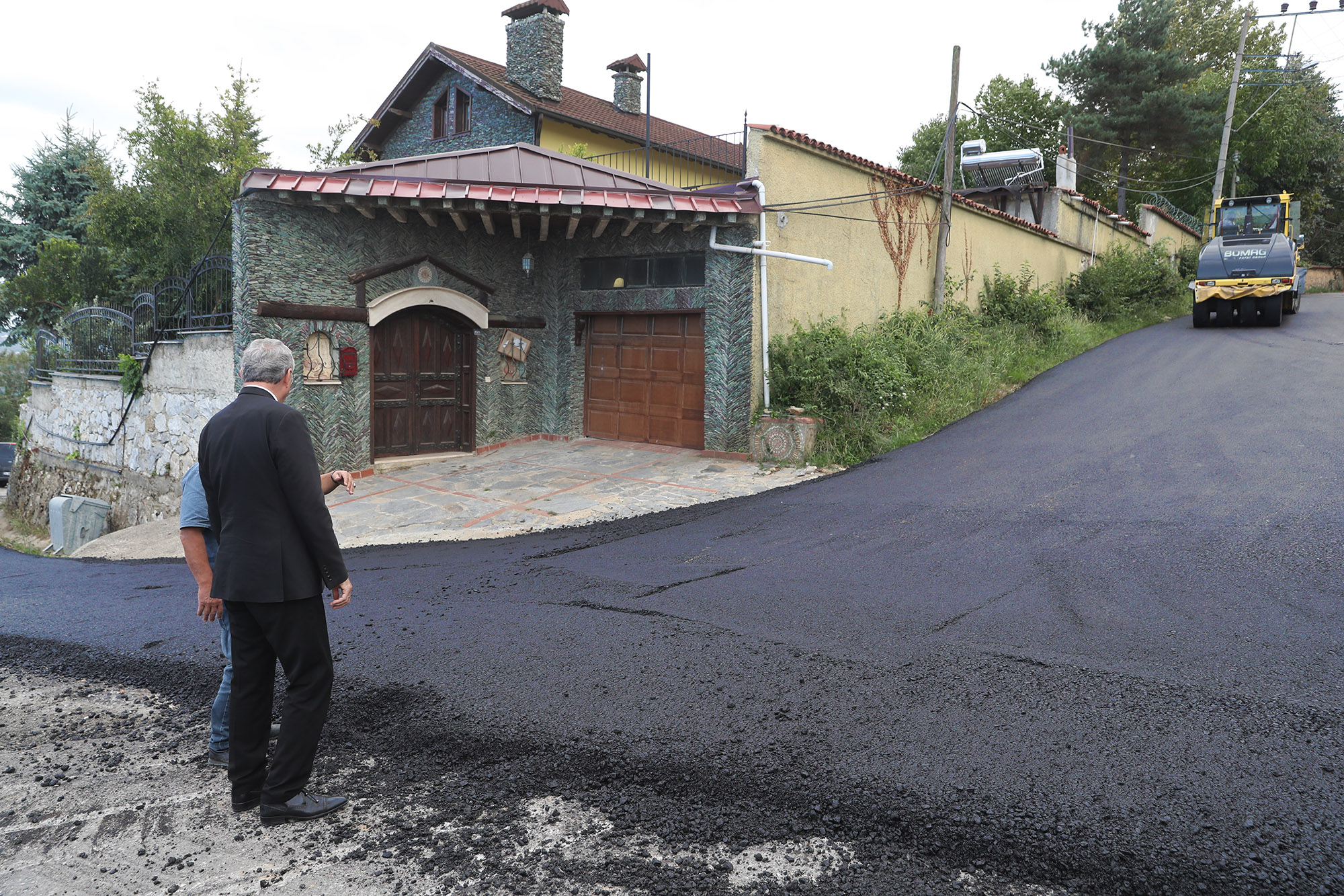 Sapanca Mahmudiye’de asfalt çalışmaları tamamlanıyor