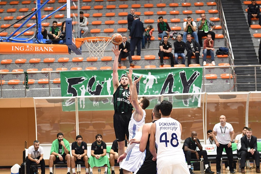 İstanbul’da galibiyet Büyükşehir Basket’in