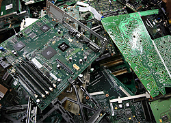 Elektronik Atıklar Toplanıyor