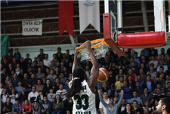 Büyükşehir Basket lider bitirdi