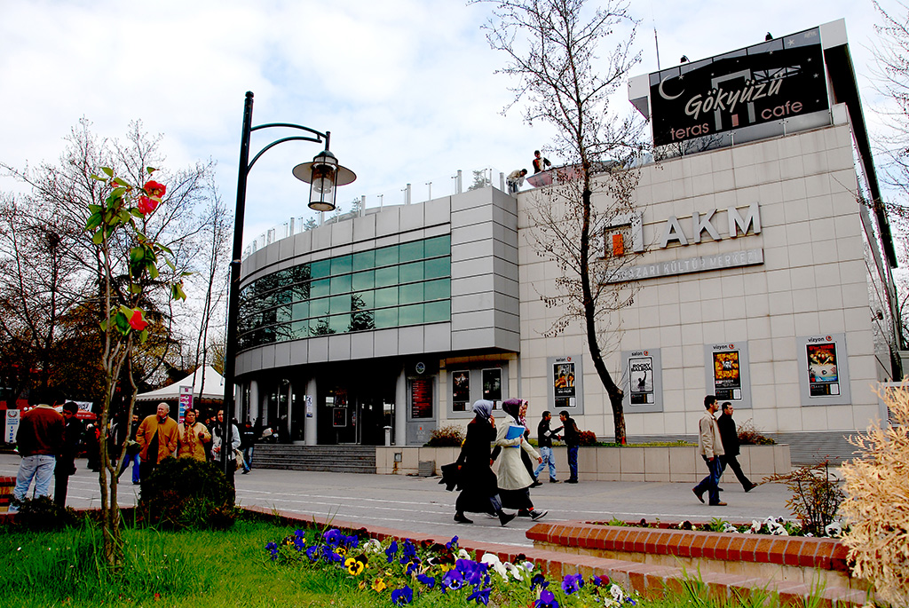 Adapazarı Kültür Merkezi (AKM)