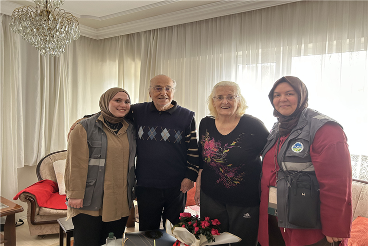 Büyükşehir ekipleri 65 yıllık evliliğin yıldönümüne şahit oldu