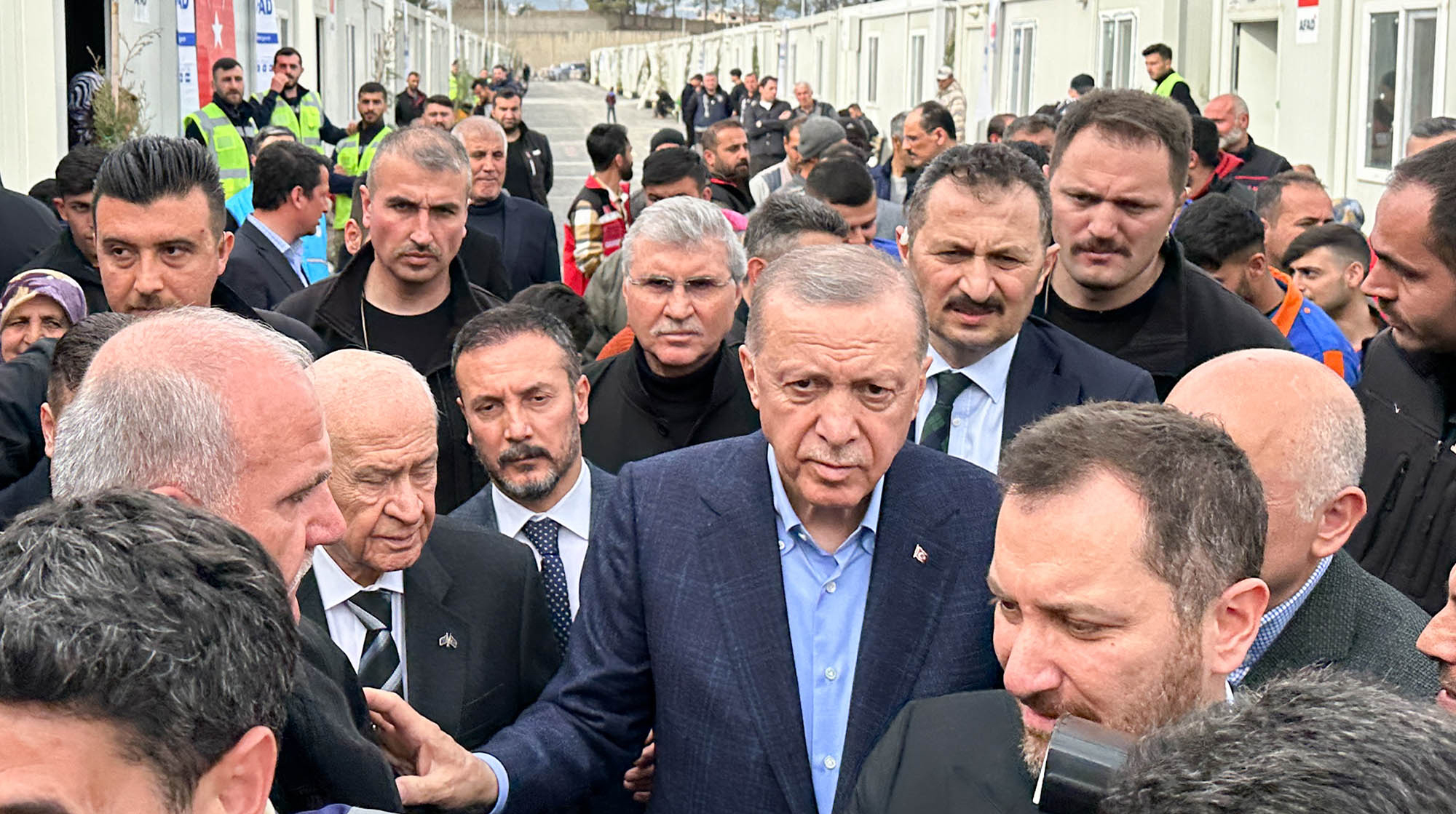 Başkan Yüce Adıyaman'da Cumhurbaşkanı Erdoğan’a bilgi verdi: “Depremin izleri süratle siliniyor”