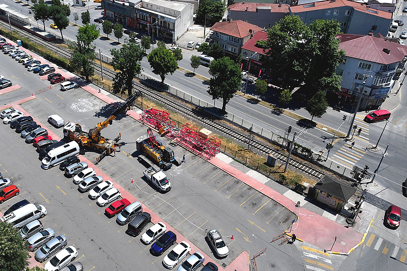 Sakarya’da tarihi gün: Dev vinçlerin kurulumu başladı 
