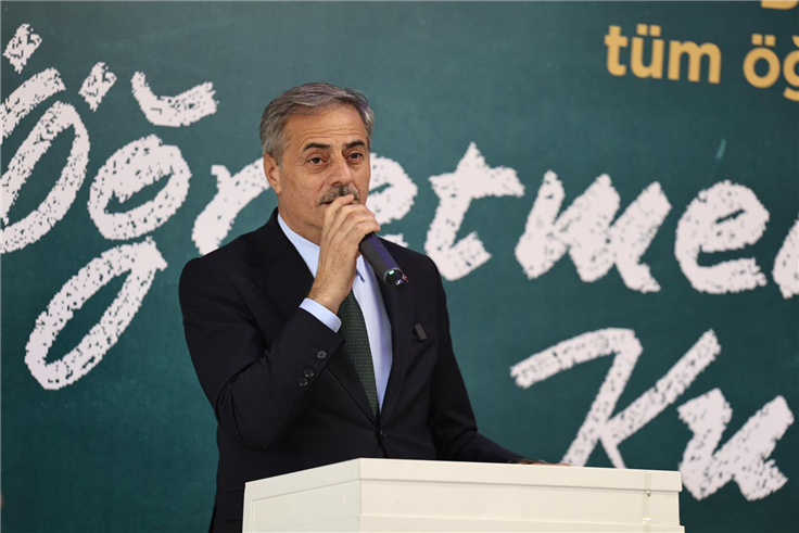 “Öğretmenlik hiçbir ölçüyle tarif edilmeyecek kadar yüce bir meslektir”