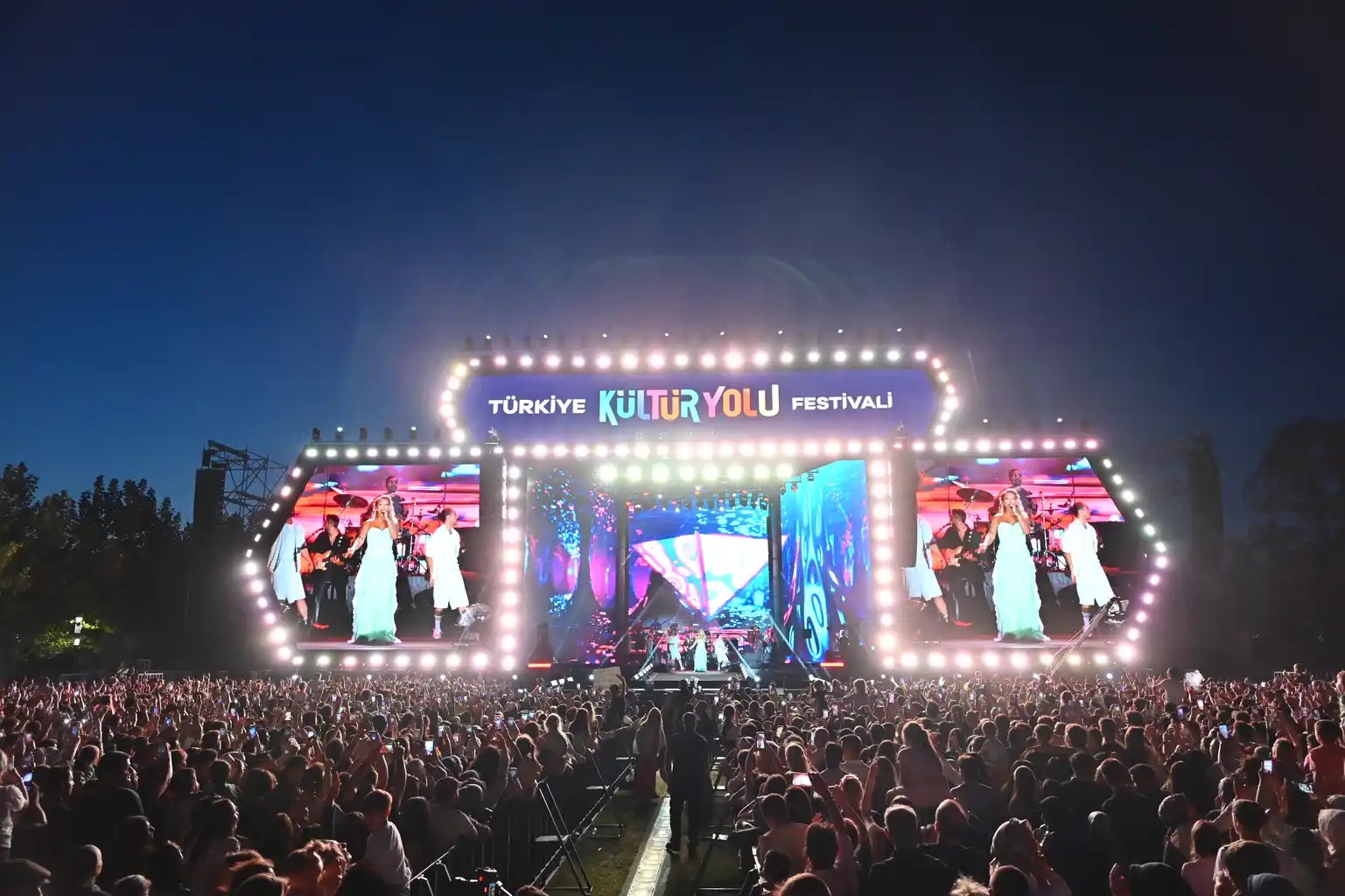 “Sakarya’mızın festivale gösterdiği ilgi Türkiye’ye örnek oldu”