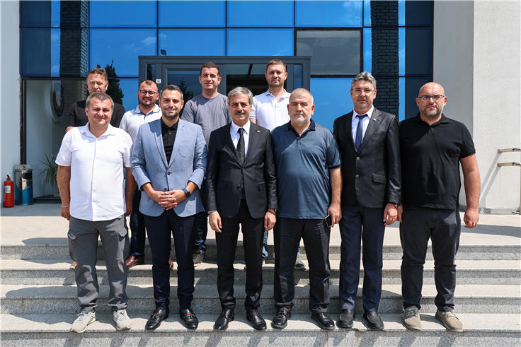 Başkan Alemdar: “Sakarya'yı 'yol medeniyettir' anlayışıyla karış karış işliyoruz”
