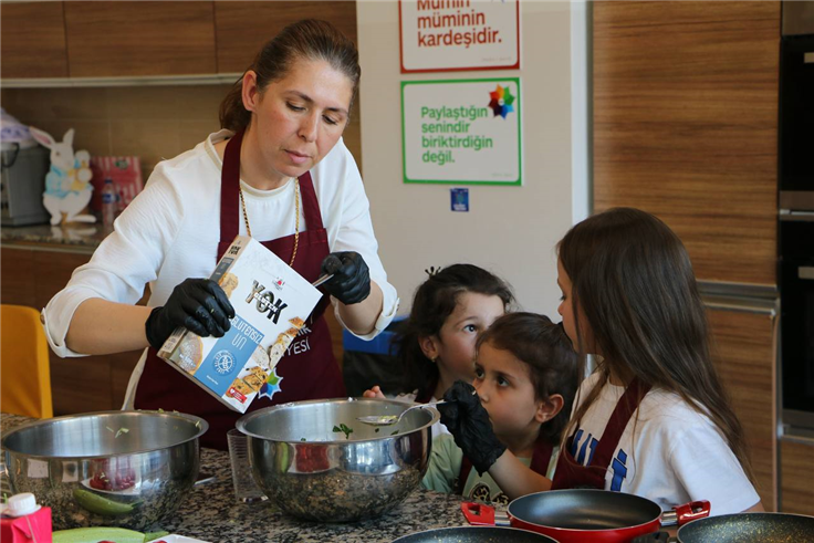 Anneleri ve çocuklar çölyak için farkındalık mesajını ‘glutensiz kreple’ verdi