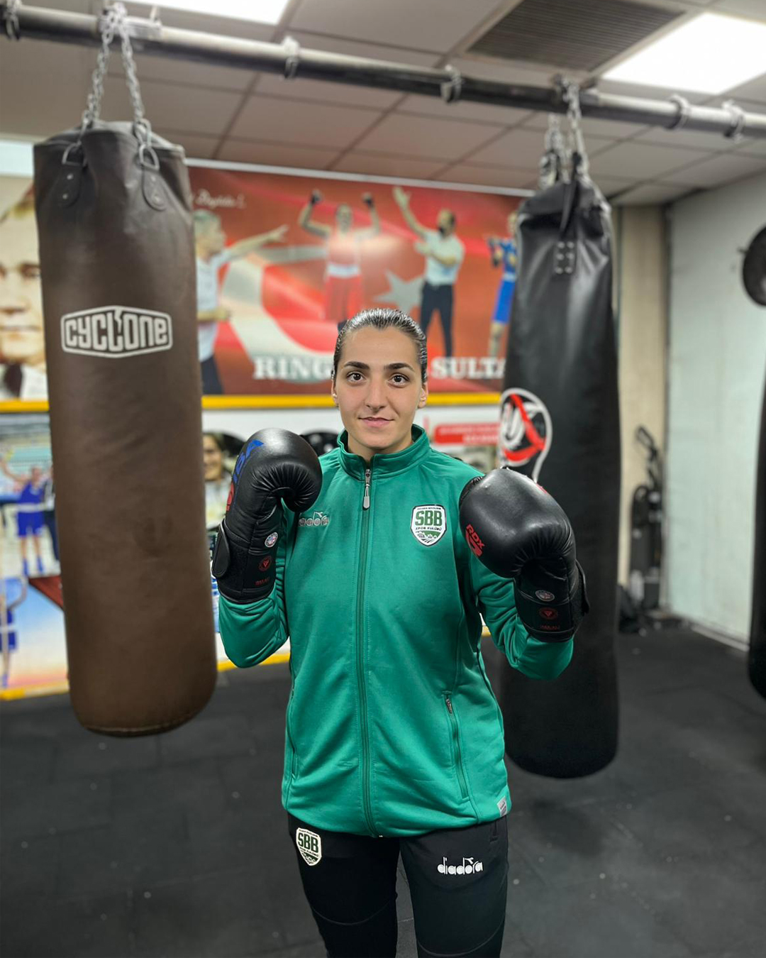 Büyükşehir’in boks sporcusu Ece Asude’ye gururlandıran davet