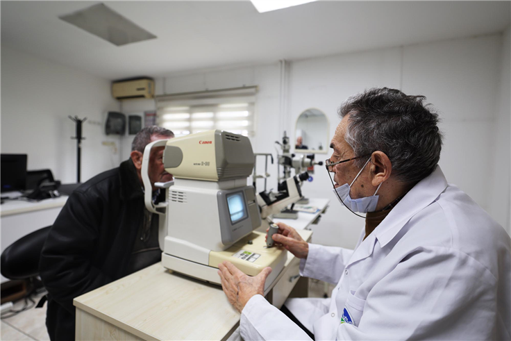 Tıp Merkezi’nde çiçeklerle karşılayıp hem sağlığa hem de maneviyata şifa oldular