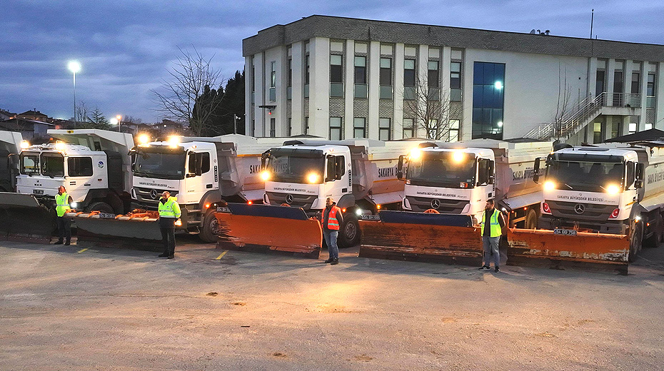 Büyükşehir kar yağışına hazır: 40 araç ve 80 kişilik ekip teyakkuza geçti