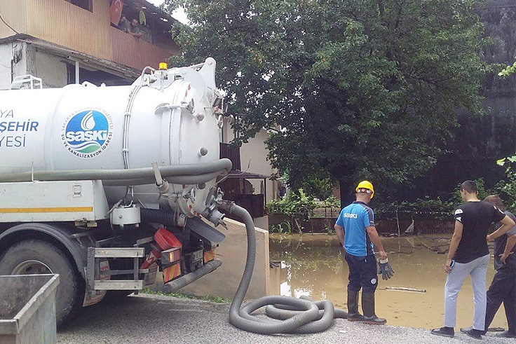 Büyükşehir’den Düzce’ye vidanjör desteği