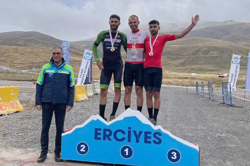 Büyükşehir’in yıldızları her gün yeni bir başarıya pedal çeviriyor