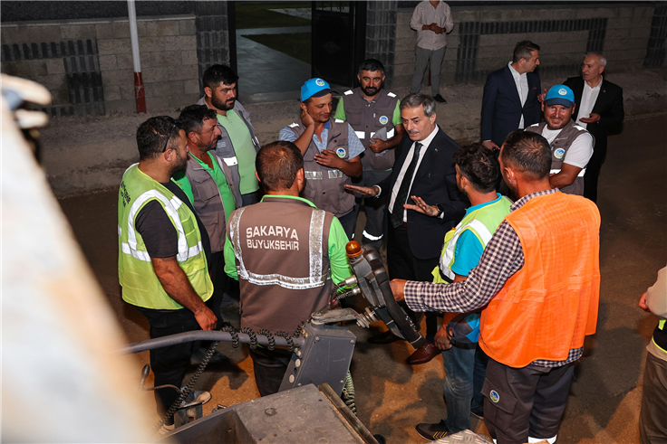 Yusuf Alemdar sözünü verdiği proje için gece yarısı yine sahadaydı: “Sakarya'nın ulaşım vizyonunu ileriye taşıyacak”
