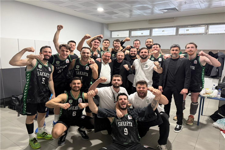 Parkede nefes kesen galibiyet: Büyükşehir Basketbol Play-Off’ta!