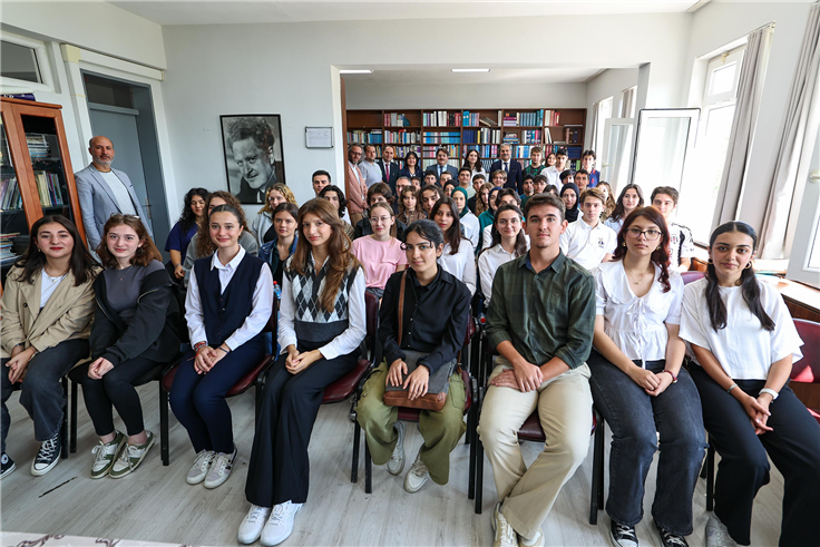 Başkan Alemdar gençler için 3 farklı çalışmayı anlattı ve öğrencilere çağrı yaptı: “Kendi hikâyenizi, kendiniz yazın” 