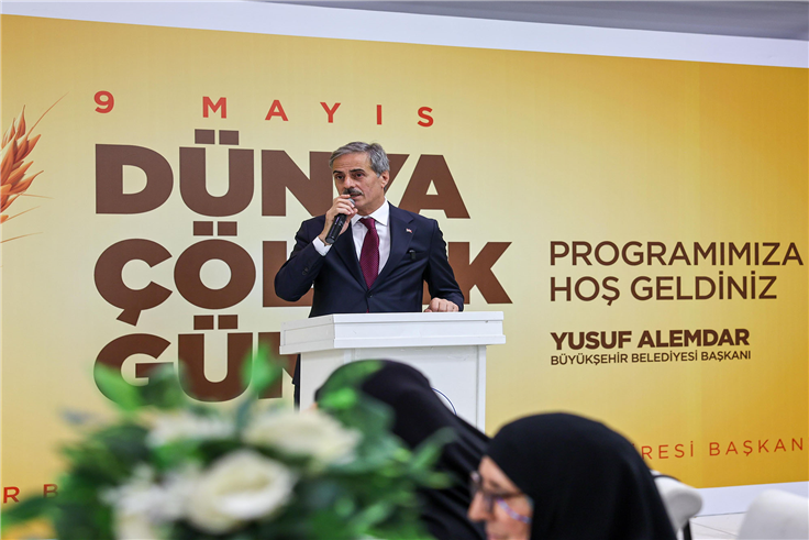 Başkan Alemdar ‘Demokrasi Meydanı’nda hazırlıyoruz’ diyerek duyurdu