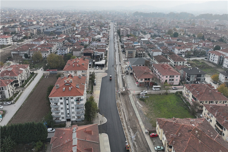 Ahmet Yesevi Caddesi Büyükşehir’in çalışmalarıyla modern bir yüz kazanıyor