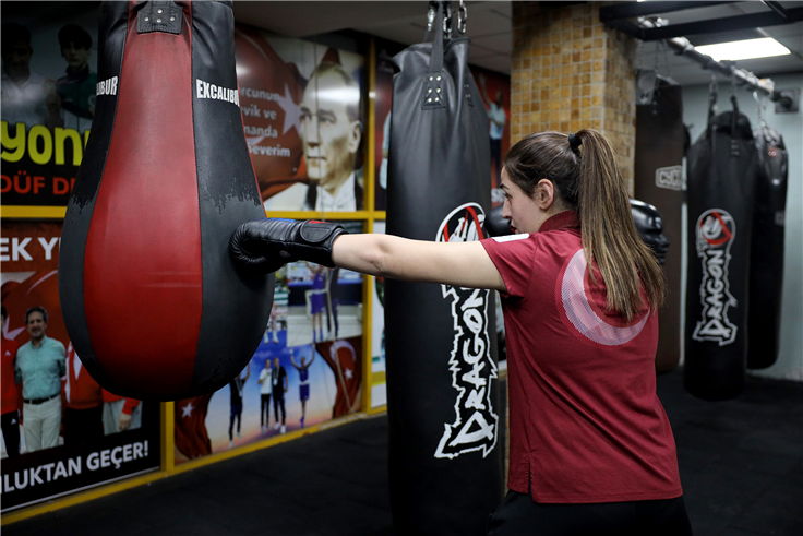 Sakarya’nın ringdeki parlayan yıldızı Ece Asude tarih yazmak istiyor