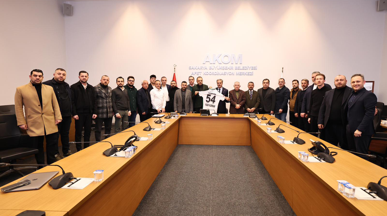 Yusuf Alemdar, Sakaryaspor’un yeni yönetimine başarılar diledi: “Bu şehir takımına sahip çıkar”