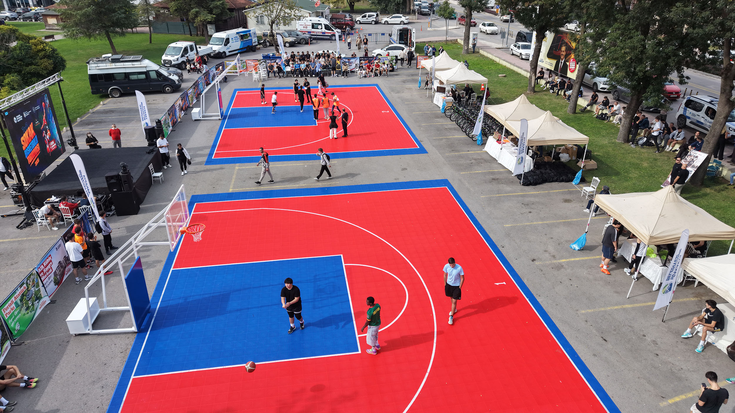 Aziz Duran Parkı’nda 3x3 sokak basketbolu şöleni: 250’den fazla sporcu parkede ter döktü