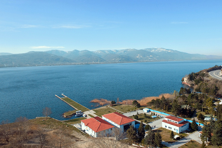 Gölü 24 saat izliyoruz