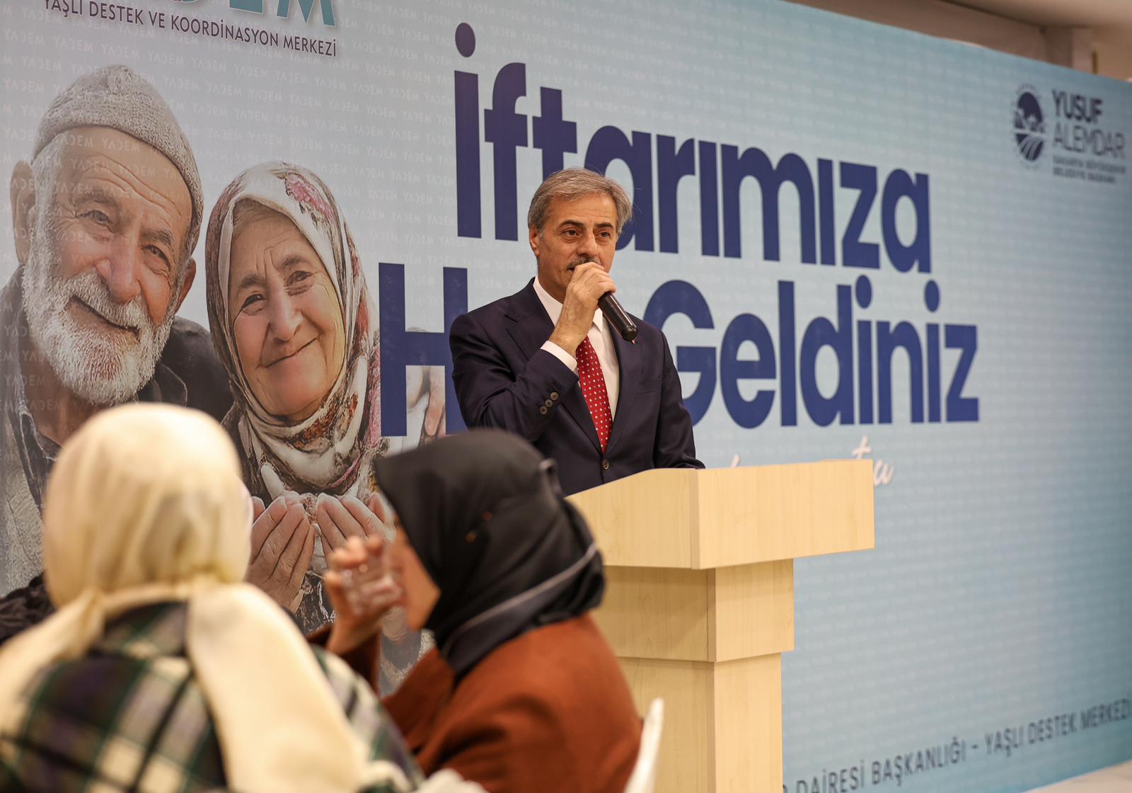 “Başımızın tacı büyüklerimizi asla yalnız bırakmayacağız”