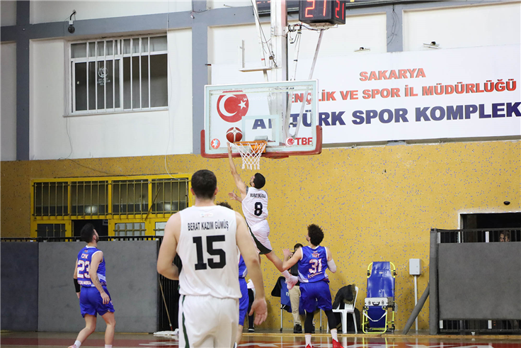 Büyükşehir’in dev adamlarından ilk mağlubiyet