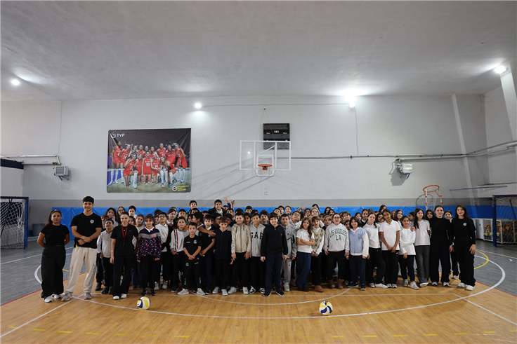 Büyükşehir, geleceğin voleybolcularını yetenek taramalarıyla keşfediyor