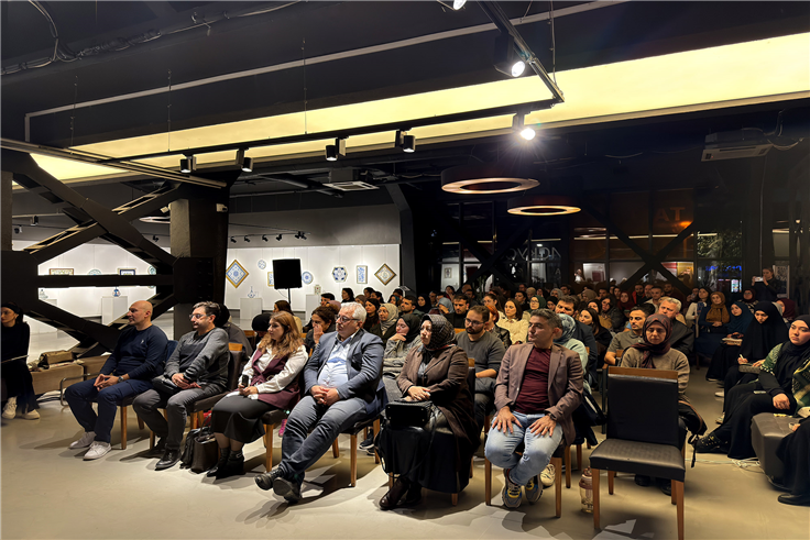 “Her yazar kendi sesini bulmalı ve sabırla yazmayı sürdürmelidir”