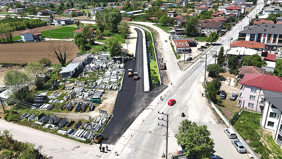 Akyazı’da duble yol ve rekreasyon projesi tamamlanıyor