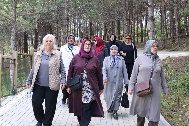 YADEM yaşlıları sağlıklı yaşam için Huzur Koridoru’nda yürüdü 