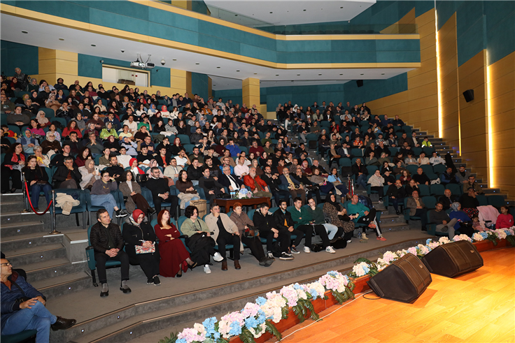 Çetin Akdeniz ile Sakarya’da Türk Halk Müziği esintisi