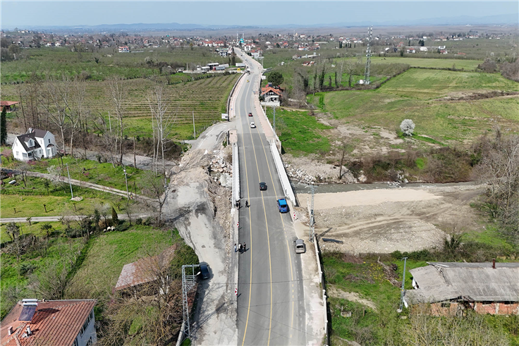 Karapürçek Mesudiye Köprüsü ile geçişler güvenli hale geldi
