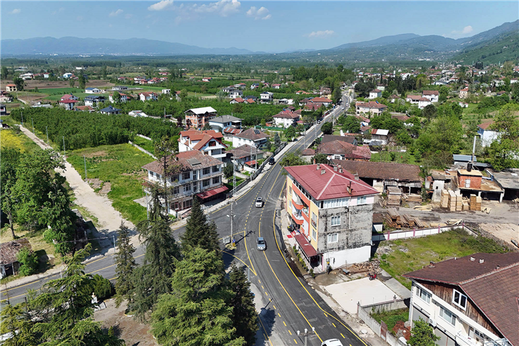 Akyazı’nın 3 mahallesi sıcak asfaltta buluştu: 8 kilometrelik güzergah sil baştan yenilendi