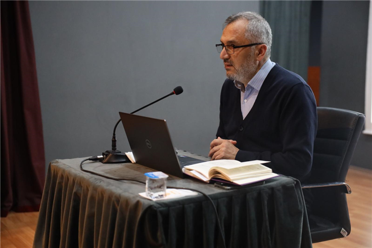 Akademi’de ilk ders Mesnevi: “Kendini bilmenin rehberi”