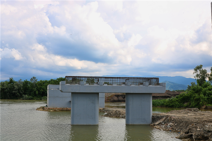 Arifiye’ye 65 metrelik yeni köprü