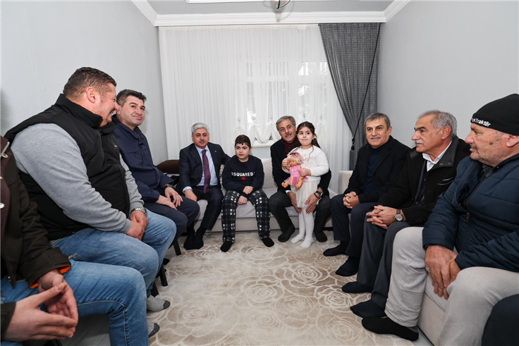 Vali Doğan ve Başkan Alemdar’dan anlamlı ziyaret: “Harun’un nefesine hep birlikte umut olalım”