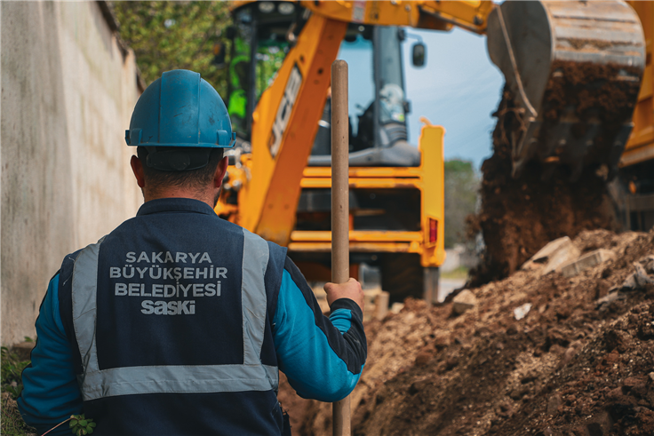“Kuyumculu Mahallesi’nin kanalizasyon altyapısını güçlü bir sistemle yeniliyoruz”