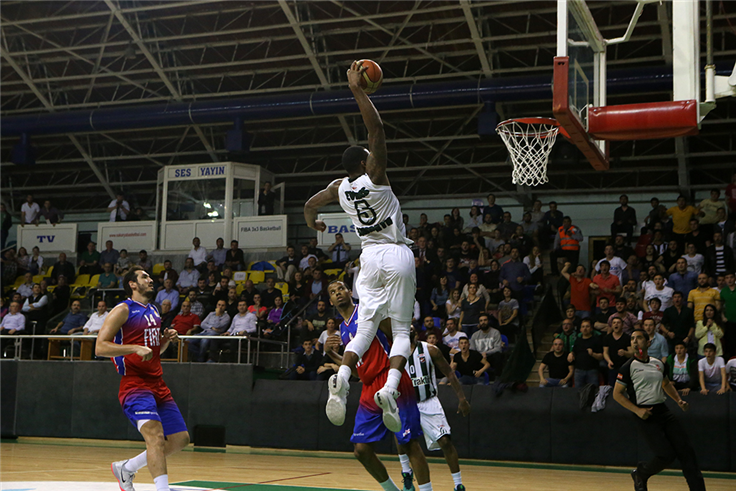 Büyükşehir Basket Lidere Geçit Vermedi