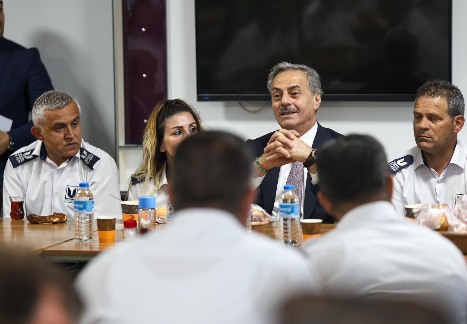 Başkan Alemdar gün aydınlanırken şoförlerle buluştu: “Hiçbir vatandaşımızı yolda bırakmadınız”