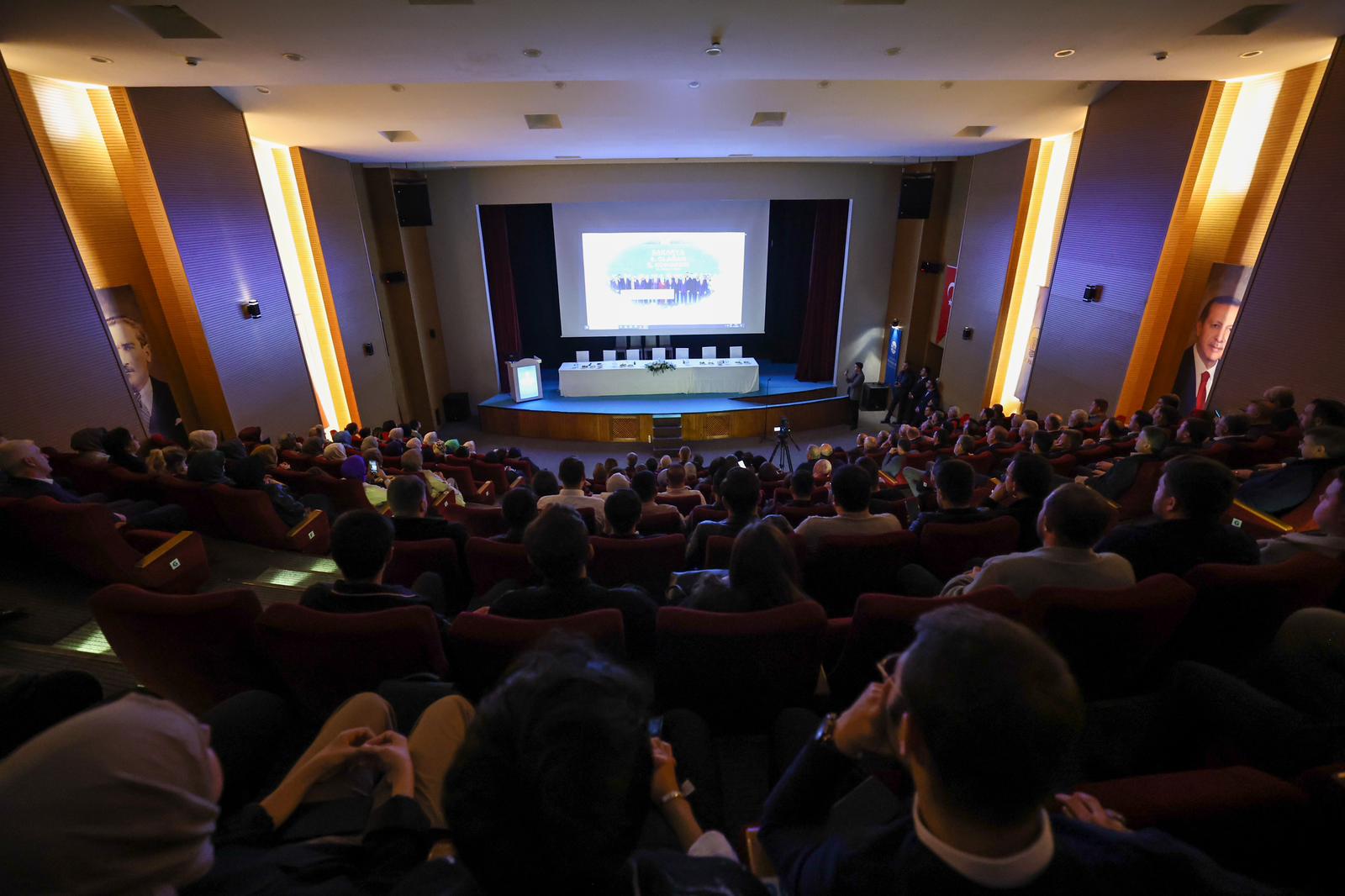 “Her anımızı şehrimizin geleceği ve insanımıza hizmet gündemiyle yaşıyoruz”