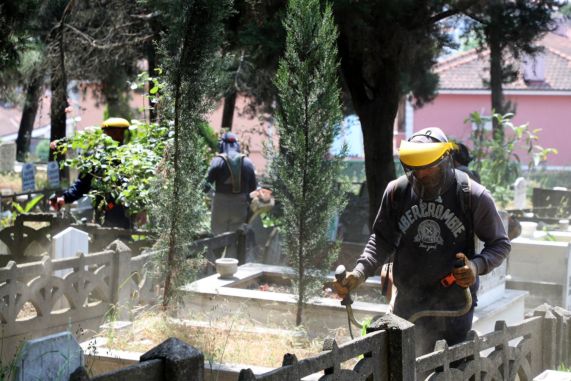 Büyükşehir mezarlıkları bayram ziyaretine hazırlıyor
