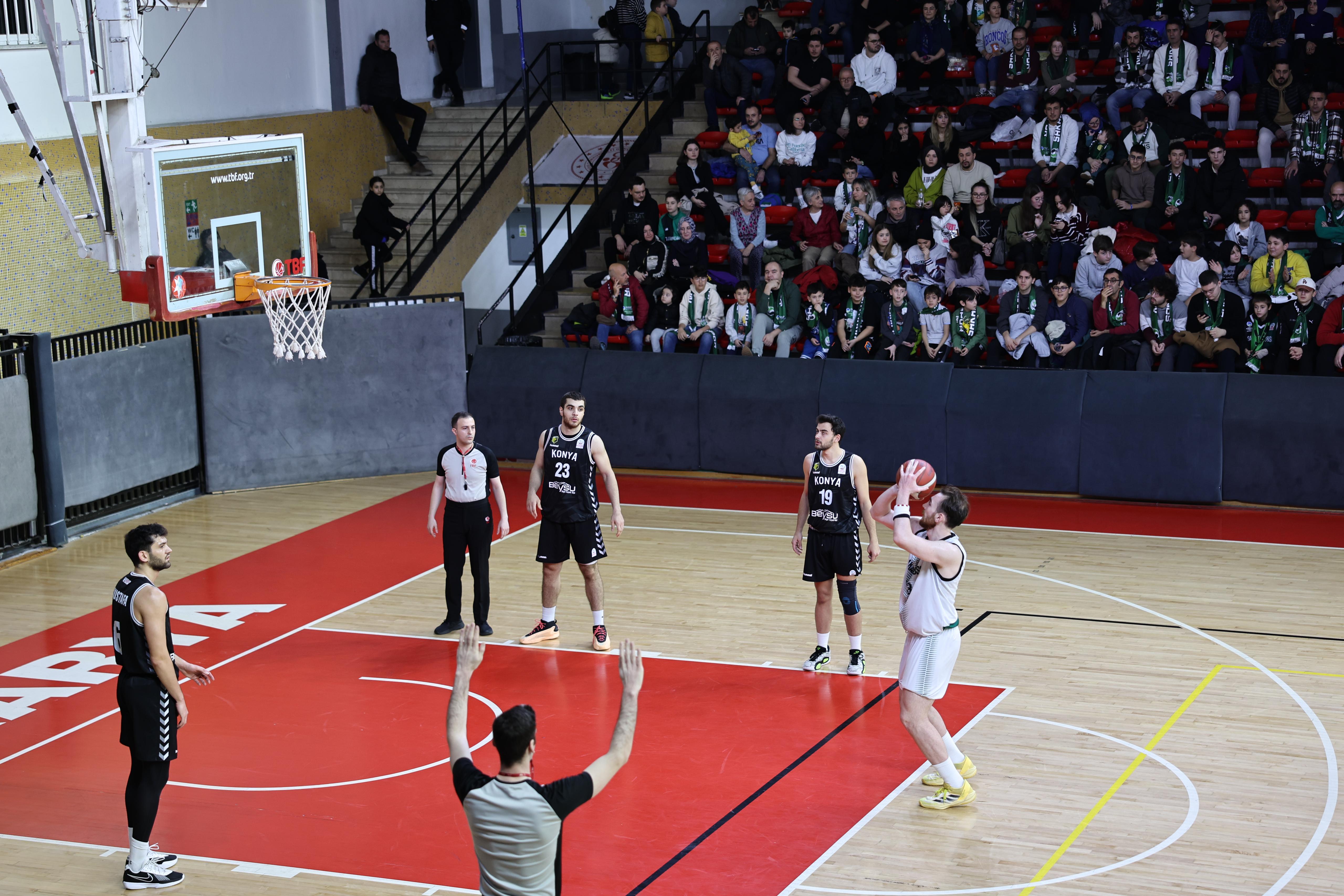 Büyükşehir basketbol galibiyetlere devam ediyor: 78-56