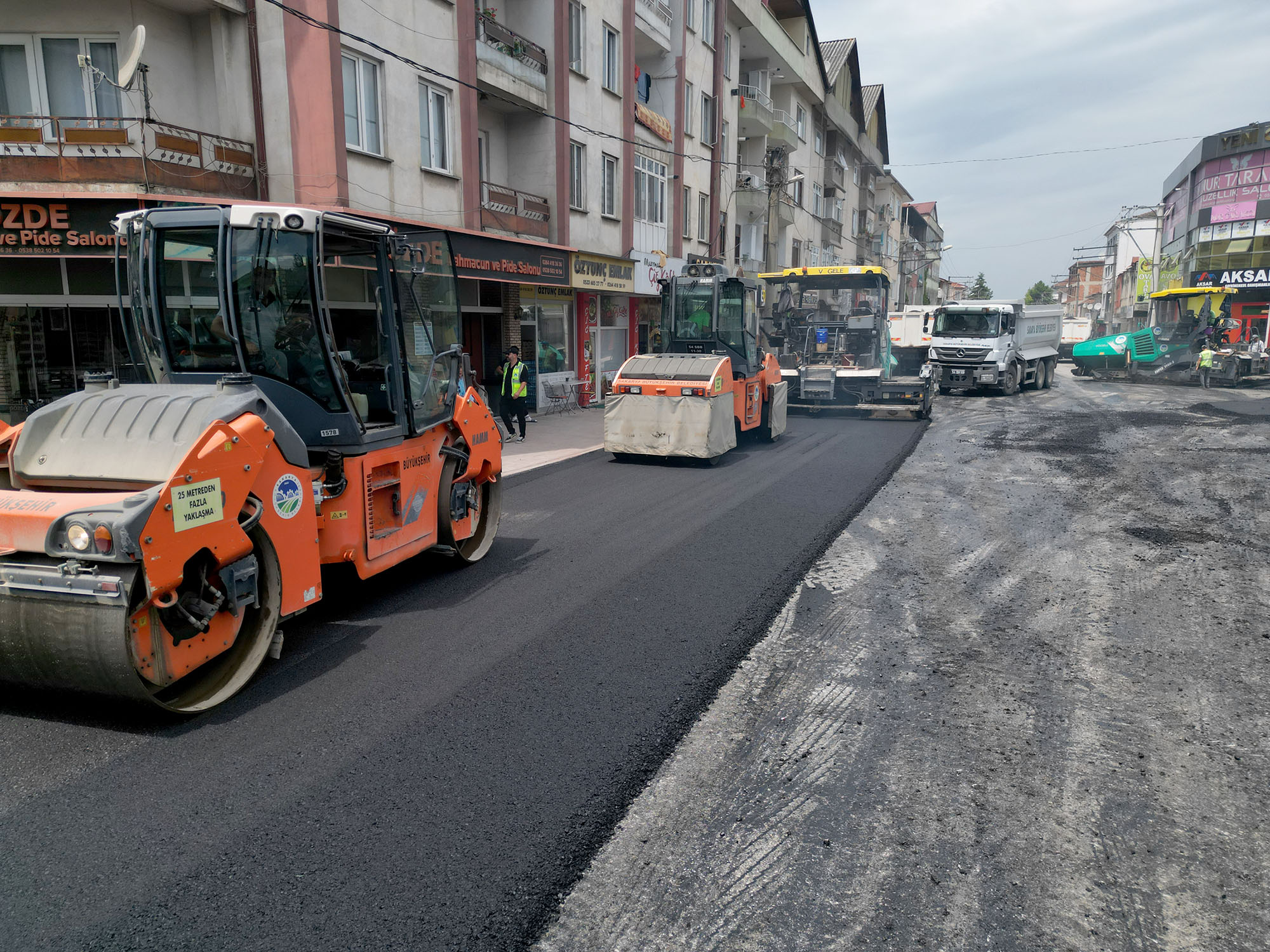 Akyazı’nın en stratejik güzergahı sil baştan yenileniyor