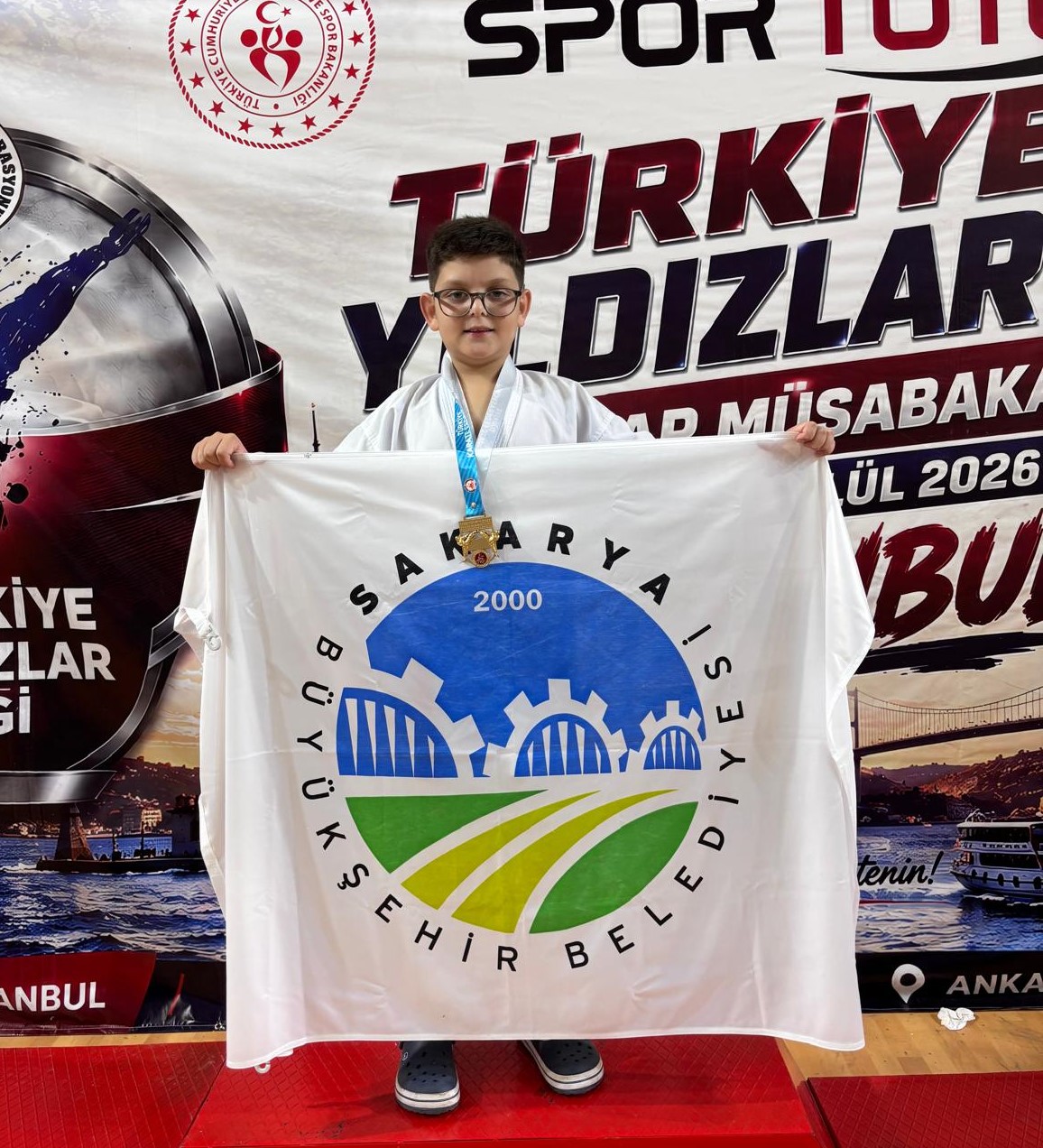 Büyükşehir sporcularından farklı branşlarda gururlandıran başarı